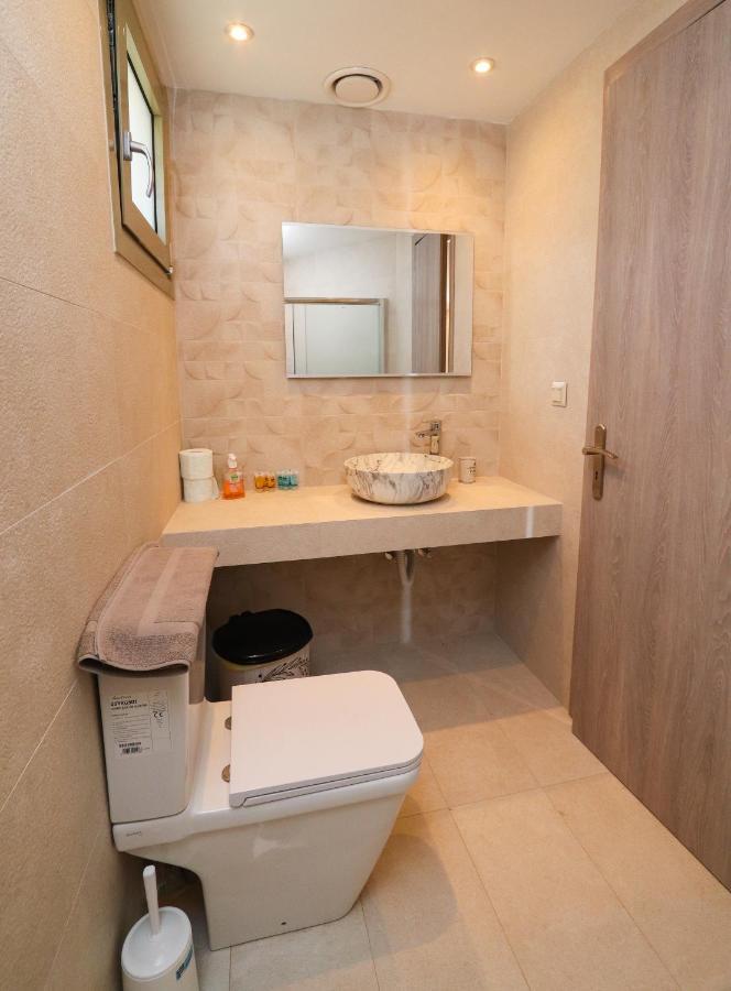 East & West Seaside Apartments Γιάλτρα Εξωτερικό φωτογραφία