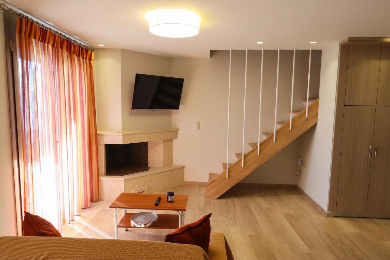 East & West Seaside Apartments Γιάλτρα Εξωτερικό φωτογραφία