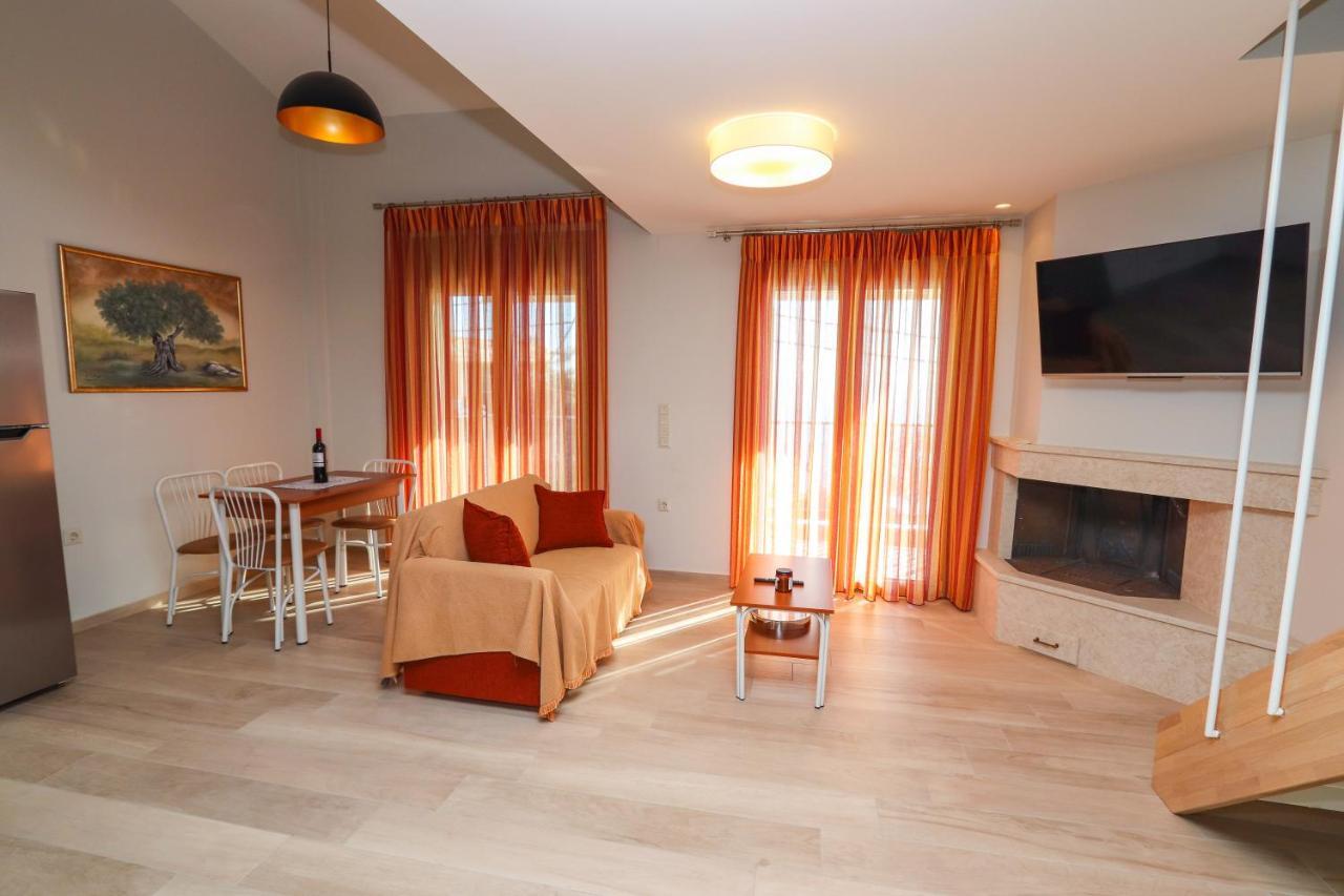 East & West Seaside Apartments Γιάλτρα Εξωτερικό φωτογραφία