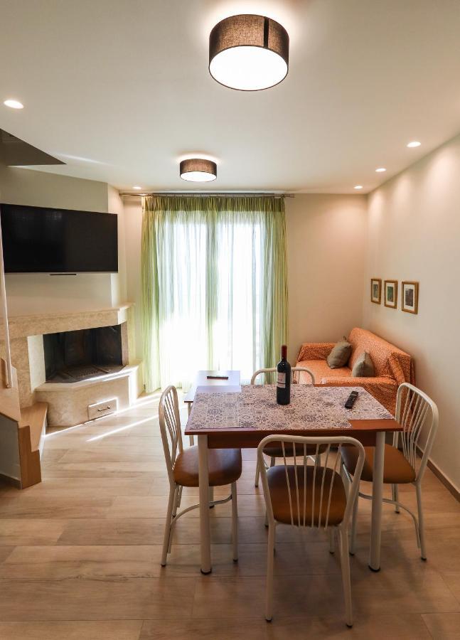 East & West Seaside Apartments Γιάλτρα Εξωτερικό φωτογραφία