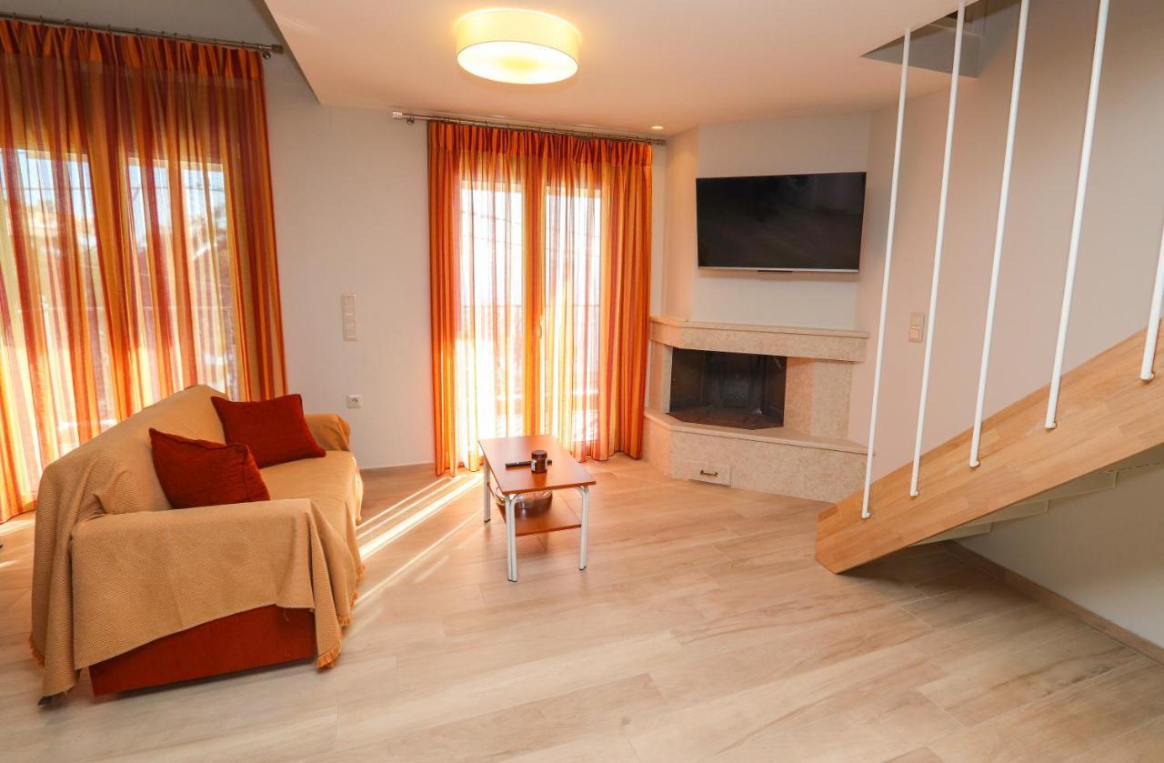 East & West Seaside Apartments Γιάλτρα Εξωτερικό φωτογραφία
