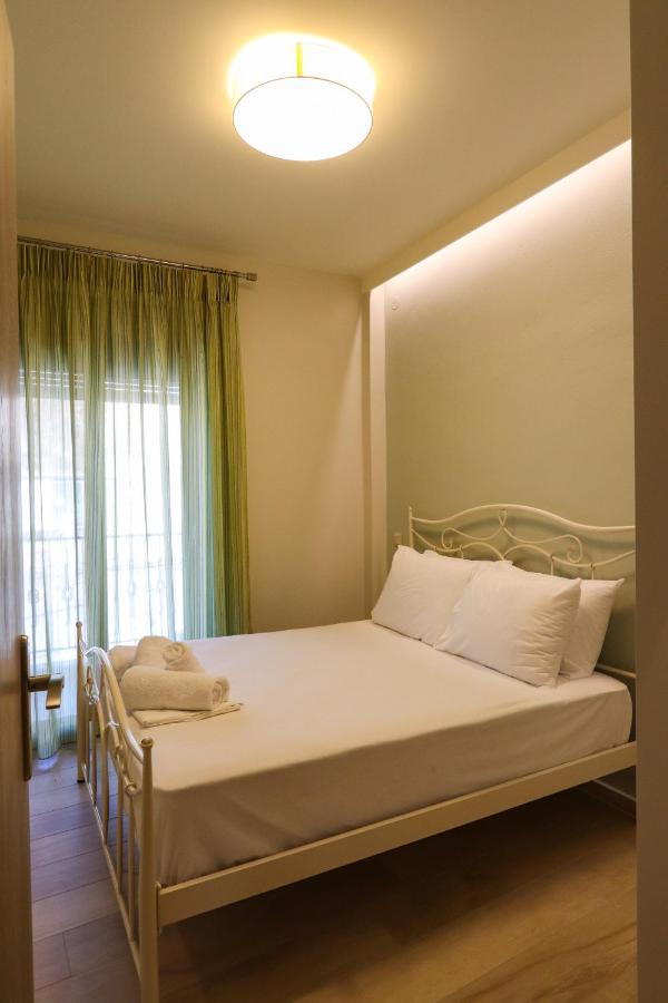 East & West Seaside Apartments Γιάλτρα Εξωτερικό φωτογραφία