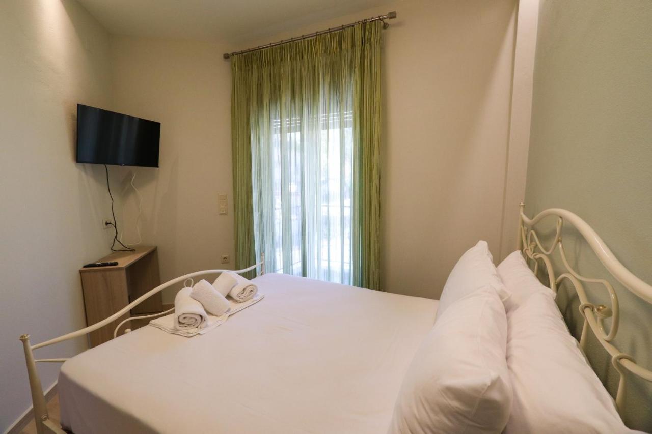 East & West Seaside Apartments Γιάλτρα Εξωτερικό φωτογραφία