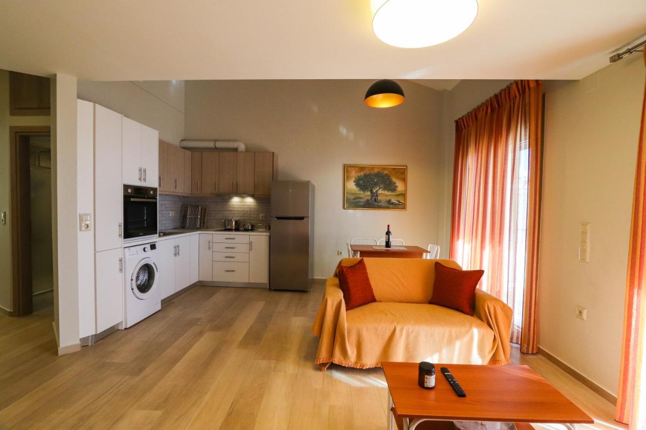 East & West Seaside Apartments Γιάλτρα Εξωτερικό φωτογραφία