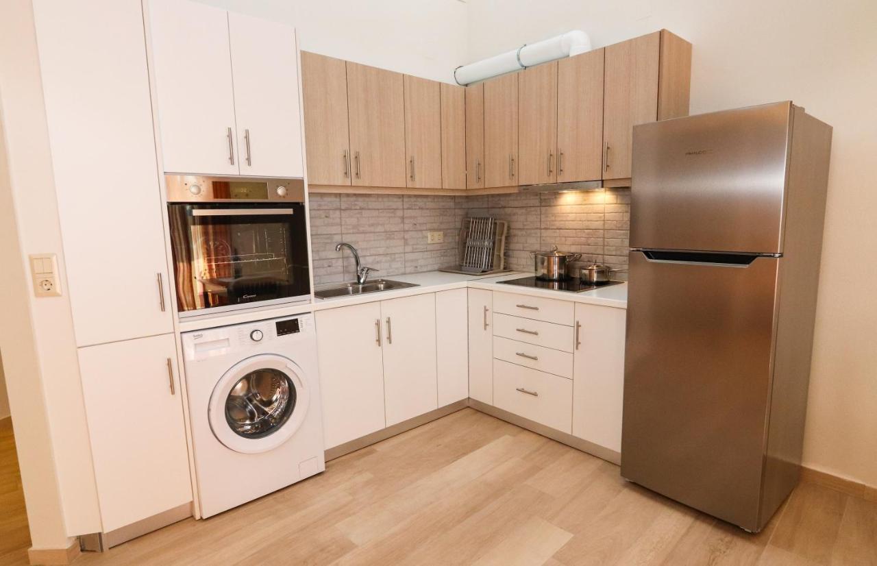 East & West Seaside Apartments Γιάλτρα Εξωτερικό φωτογραφία