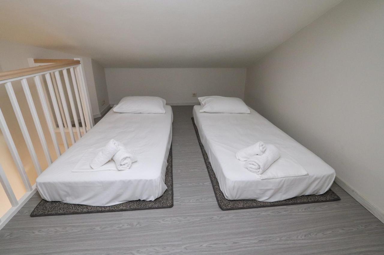 East & West Seaside Apartments Γιάλτρα Εξωτερικό φωτογραφία